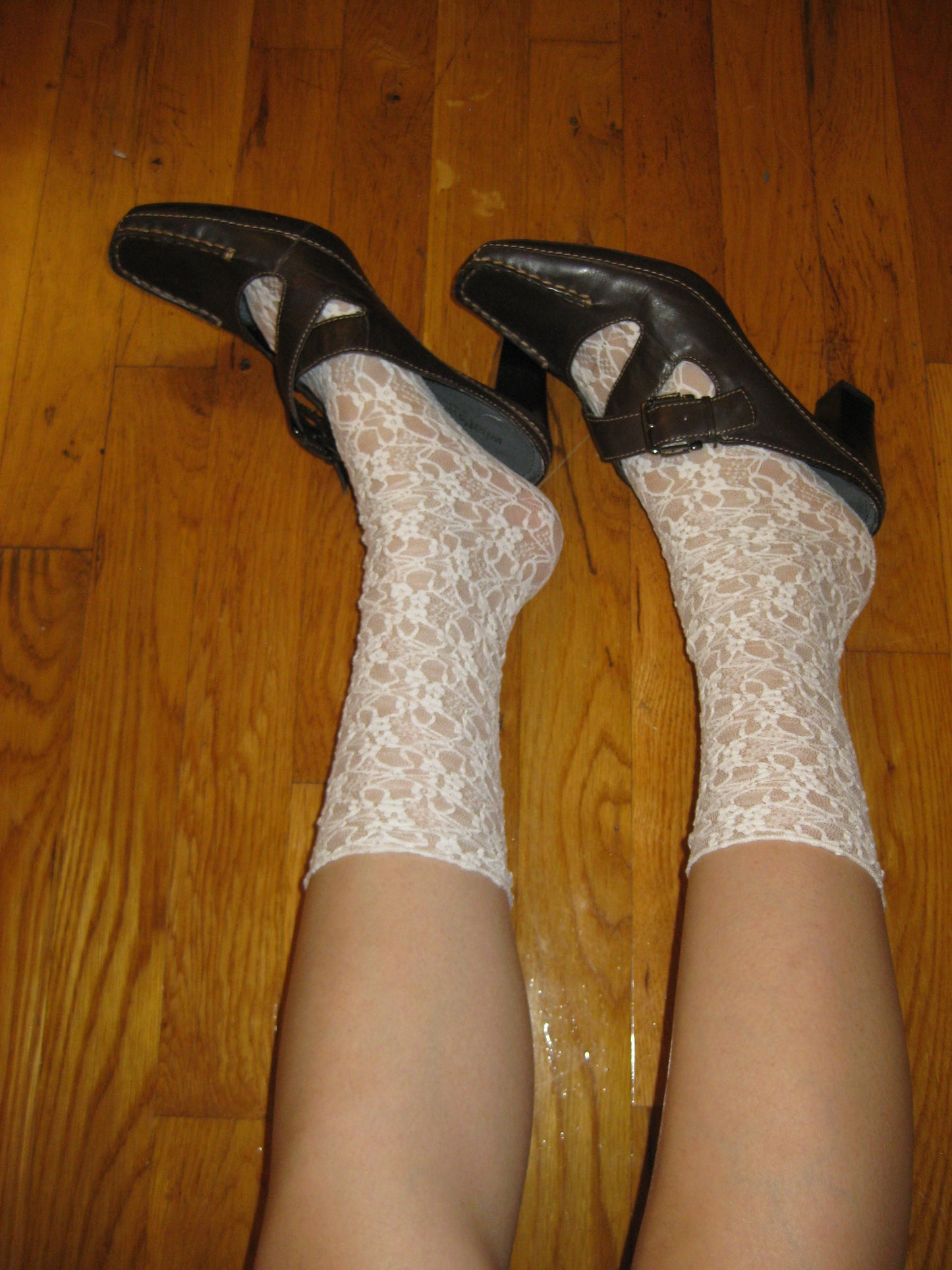 Delicate White Lace Ankle Socks